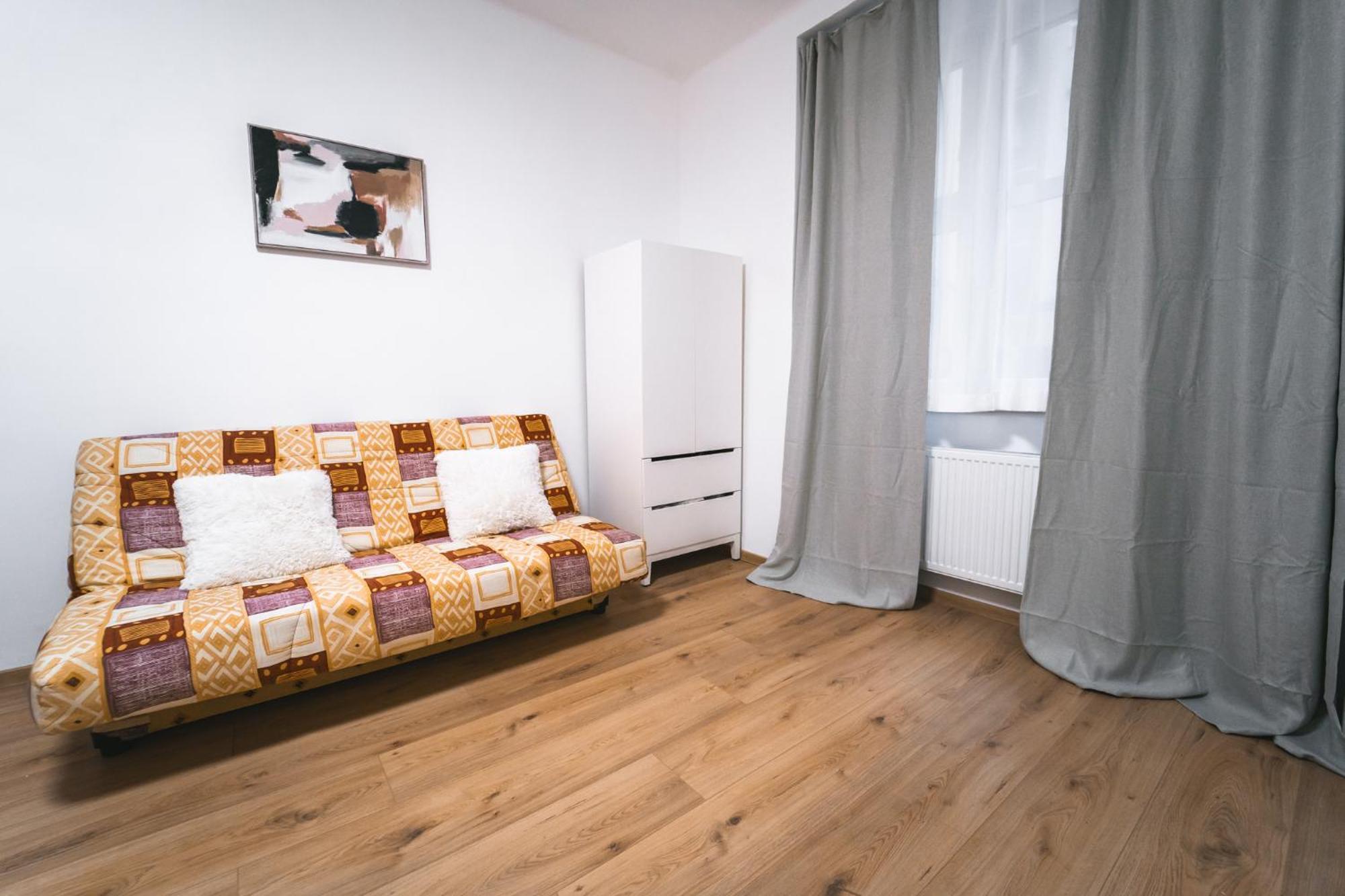 Swanky Retreat Praag